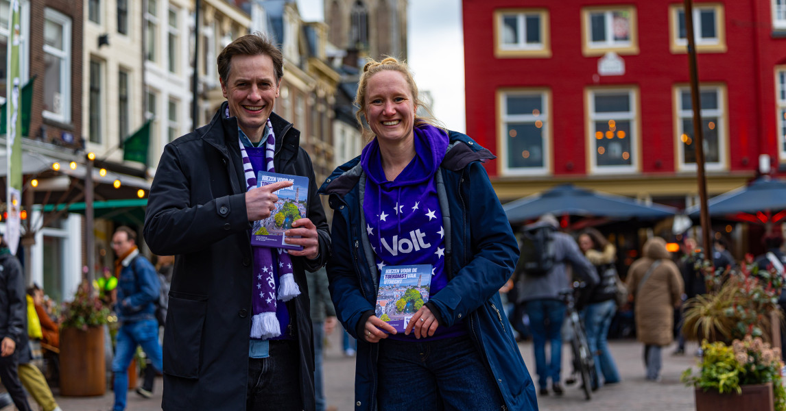Politiek cafe en ledenborrel september - Volt Nederland