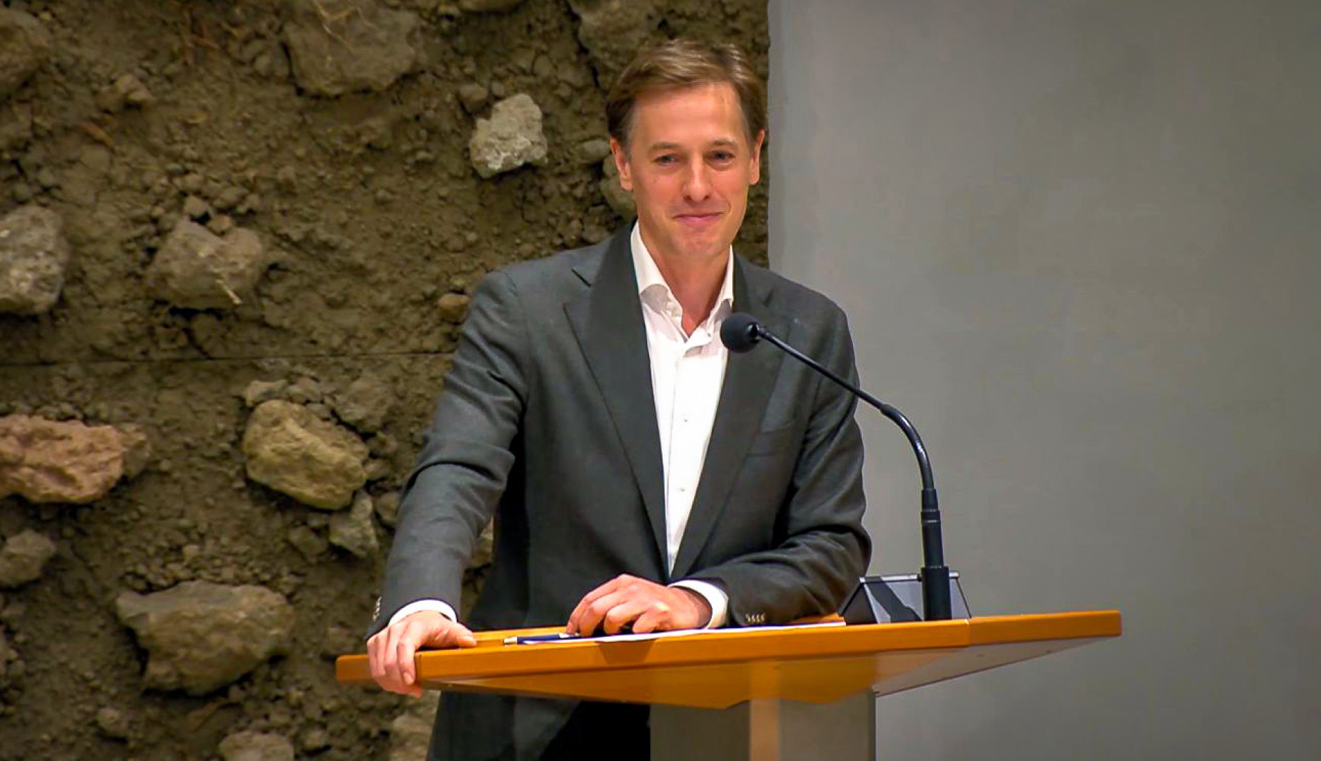 Laurens Dassen inbreng tijdens debat val van het kabinet 2025