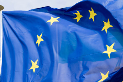 Een Europese wapperende vlag close-up