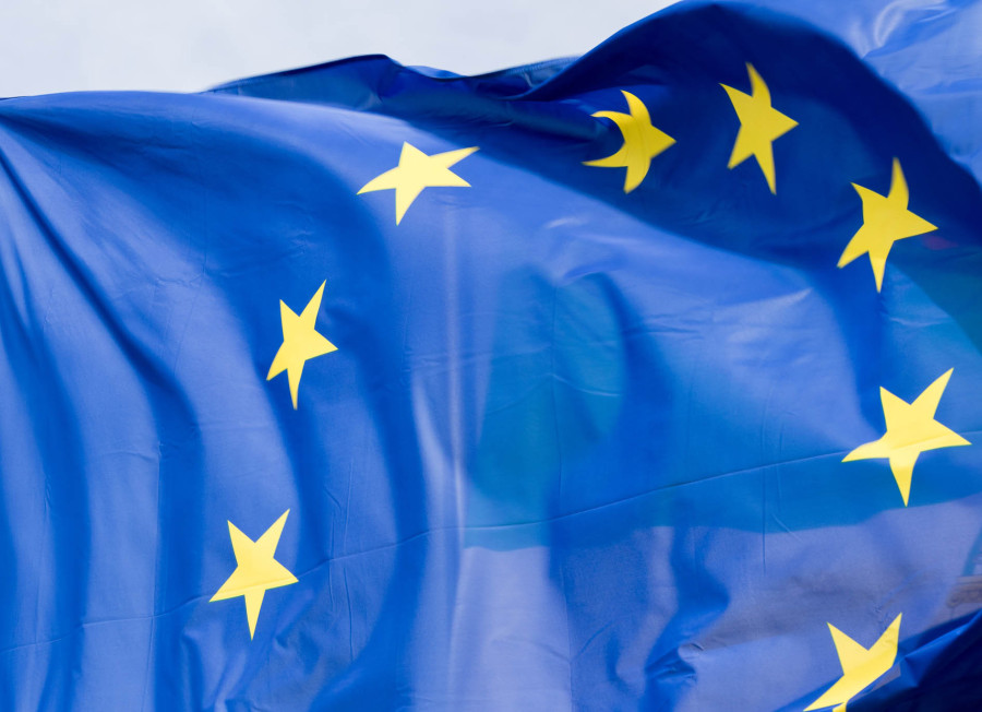 Een Europese wapperende vlag close-up