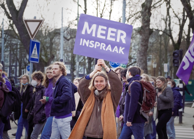 Volt optocht met bordje meer Inspraak