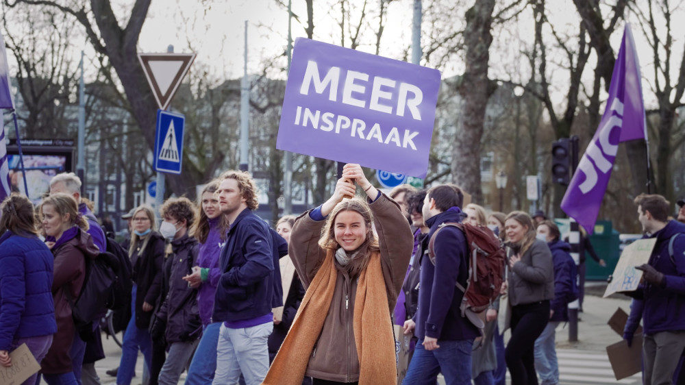 Volt optocht met bordje meer Inspraak