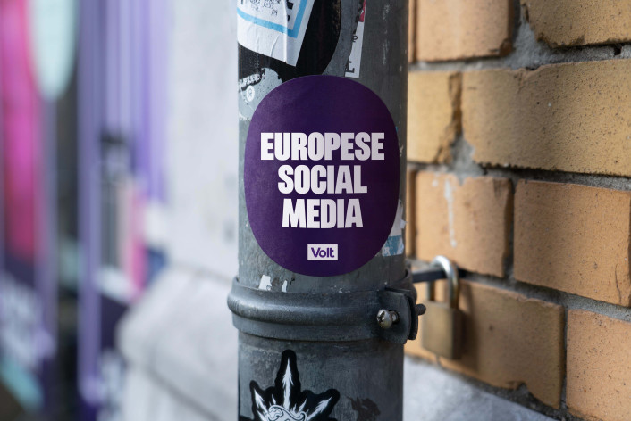 Sticker met 'Europese social media'