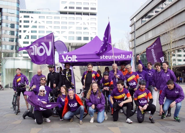 Leden van Volt in Utrecht fietstocht