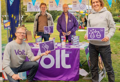 Volters in het park met een stand