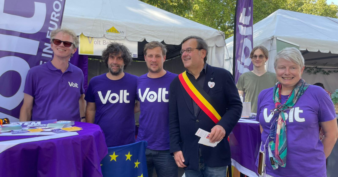 Luik (B): Les Retrouvailles - infostand - Volt Nederland