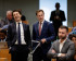 Jesse Klaver en Laurens Dassen lachend in de Tweede Kamer