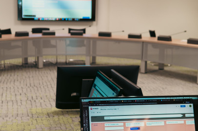 Schermen in het provinciehuis