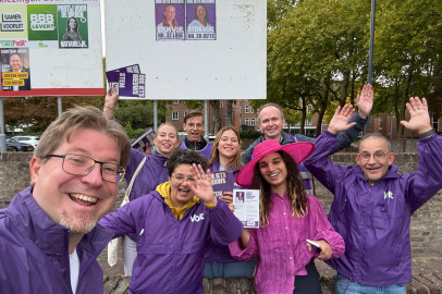 Verschillende Volters in Venlo, inclusief Tweede Kamerkandidaten Laura Harks and Lore Eckelmans