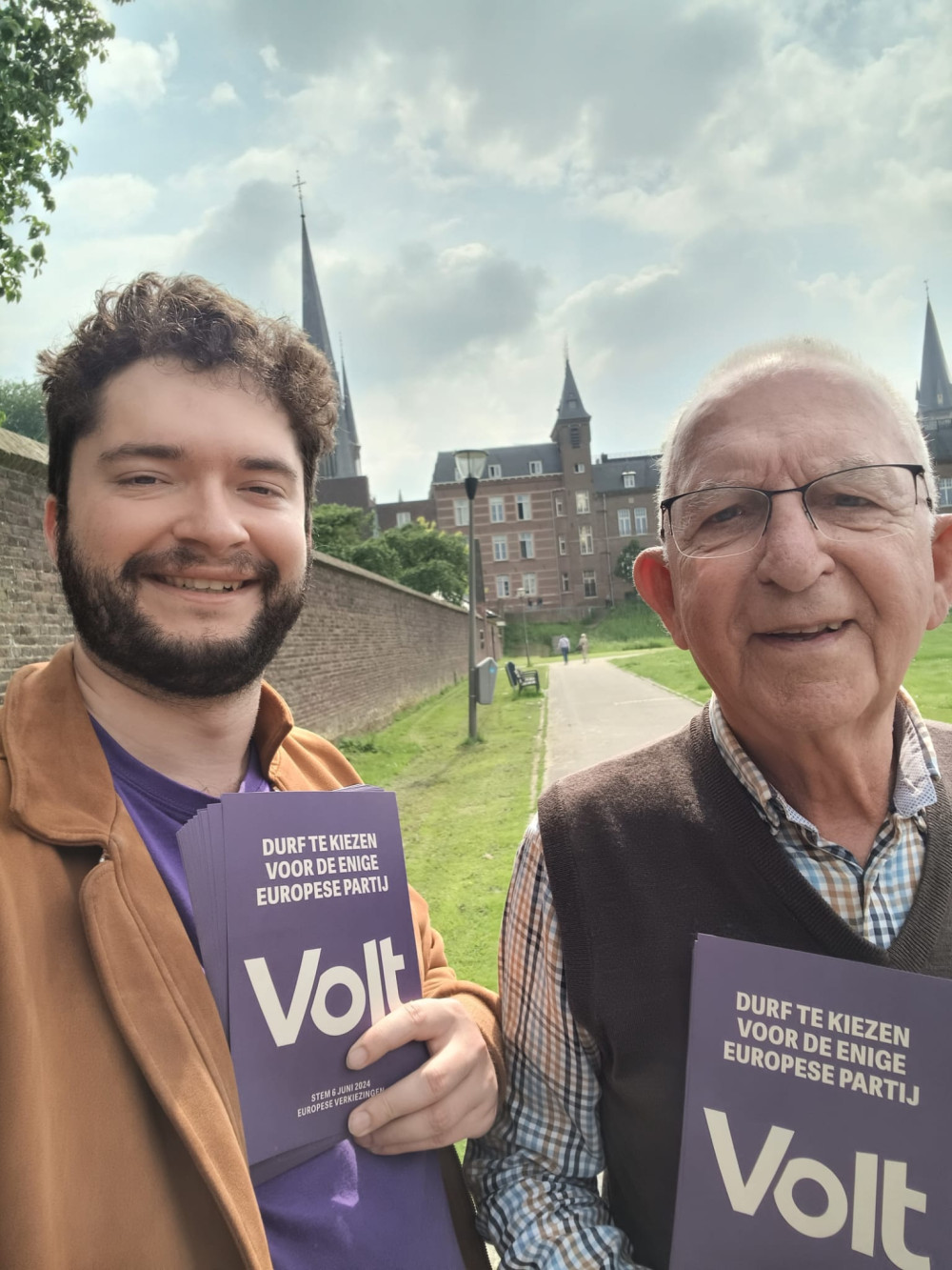 EP kandidaat Teun Janssen met zijn grootvader in Sittard
