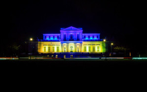 Paviljoen Welgelegen kleurt blauw en geel