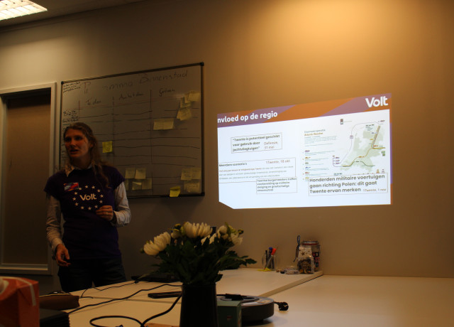 Presentatie themaavond over invloed van defensie op de regio Twente