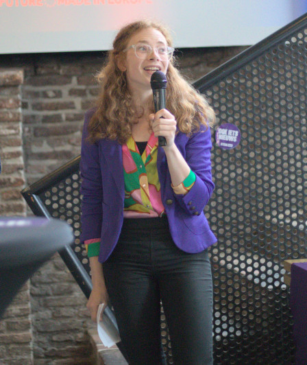 Pauline Smit