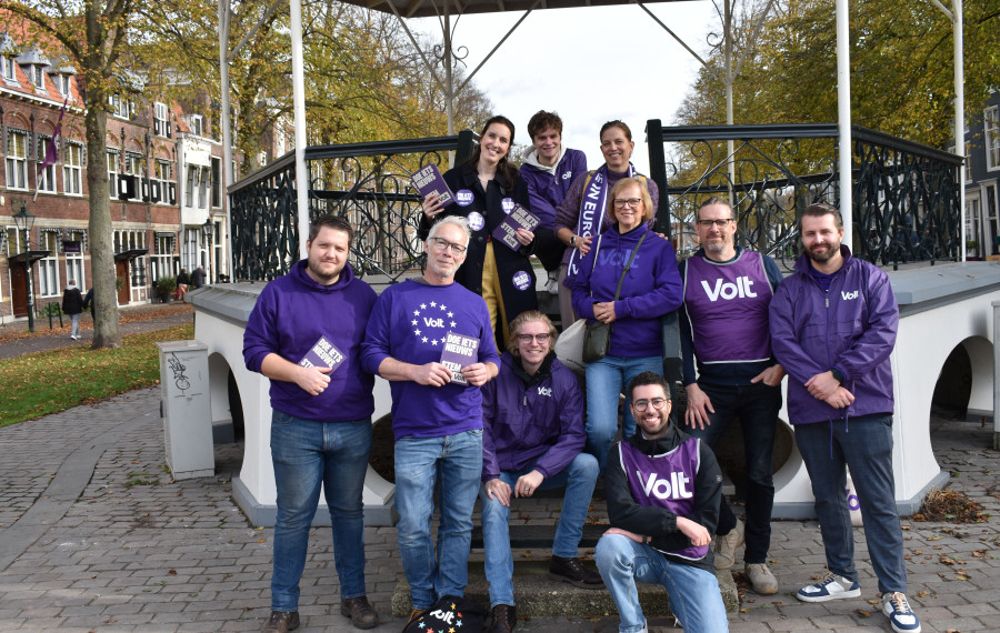 Volt Zeeland vrijwilligers tijdens de Tweede Kamercampagne